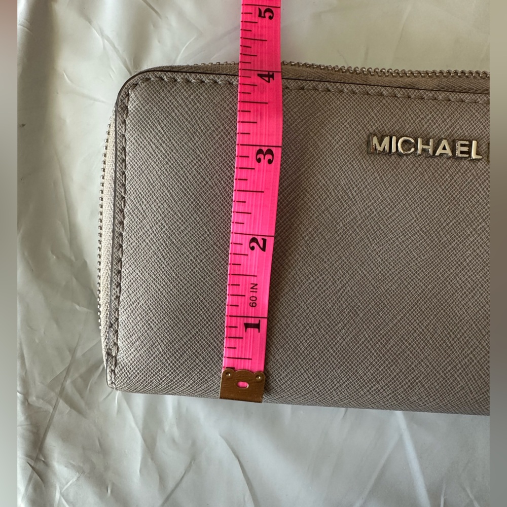 Michael Kors Grey Wallet Zipper Closure Pre-Loved As-Is - Picture 13 of 13